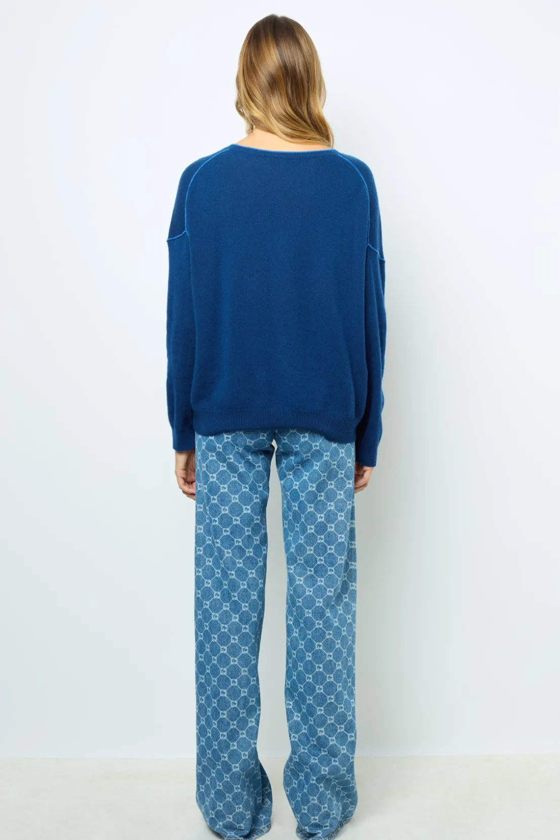 Gerard Darel V-neck cashmere sweater with colored seams - LYME | Knitwear