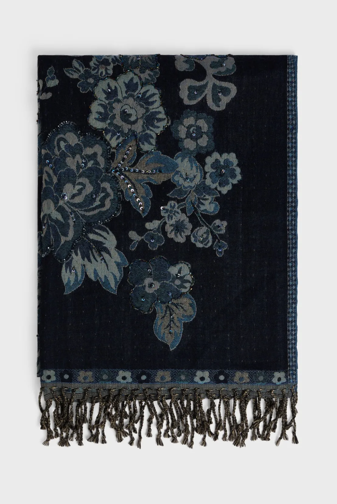 Gerard Darel Wool scarf"])self.__next_f.push([1," with large flower print - DORINE | Scarves